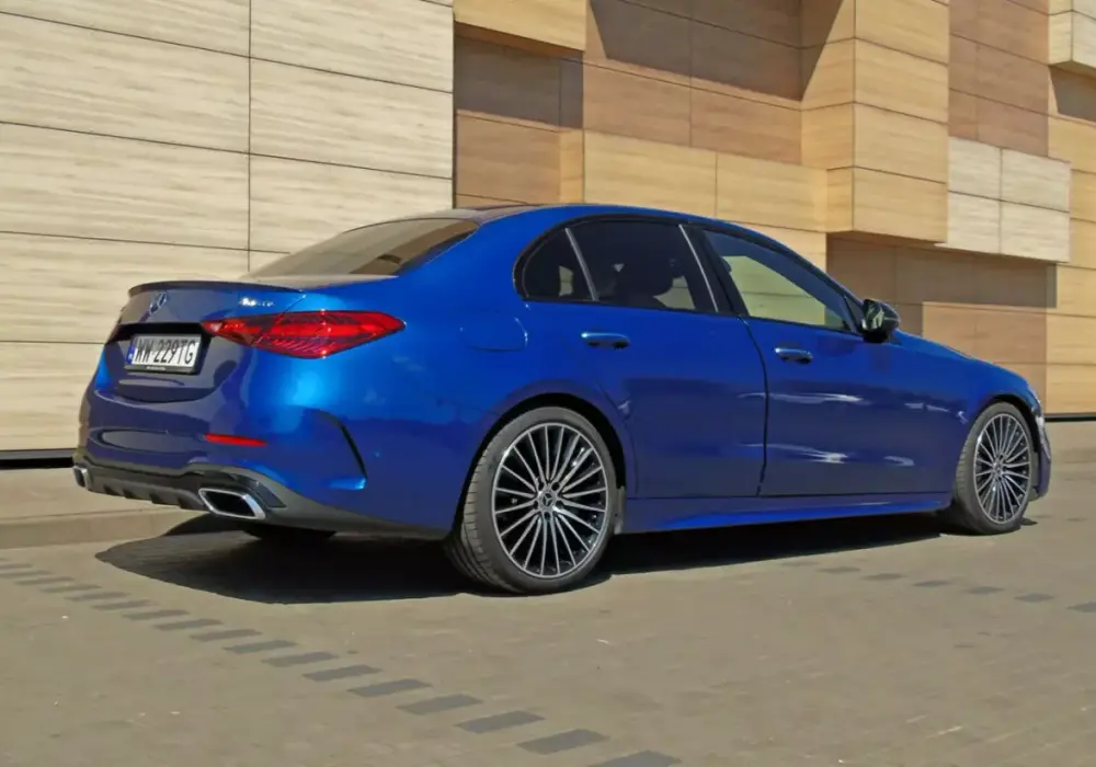 Mercedes C 300 - Czy to najlepszy kompromis w Klasie C?