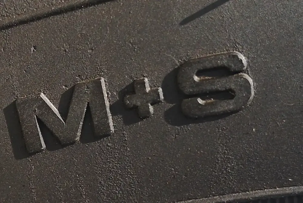 Oznaczenie M+S na oponach - Co oznacza i czy wystarczy na zimę?