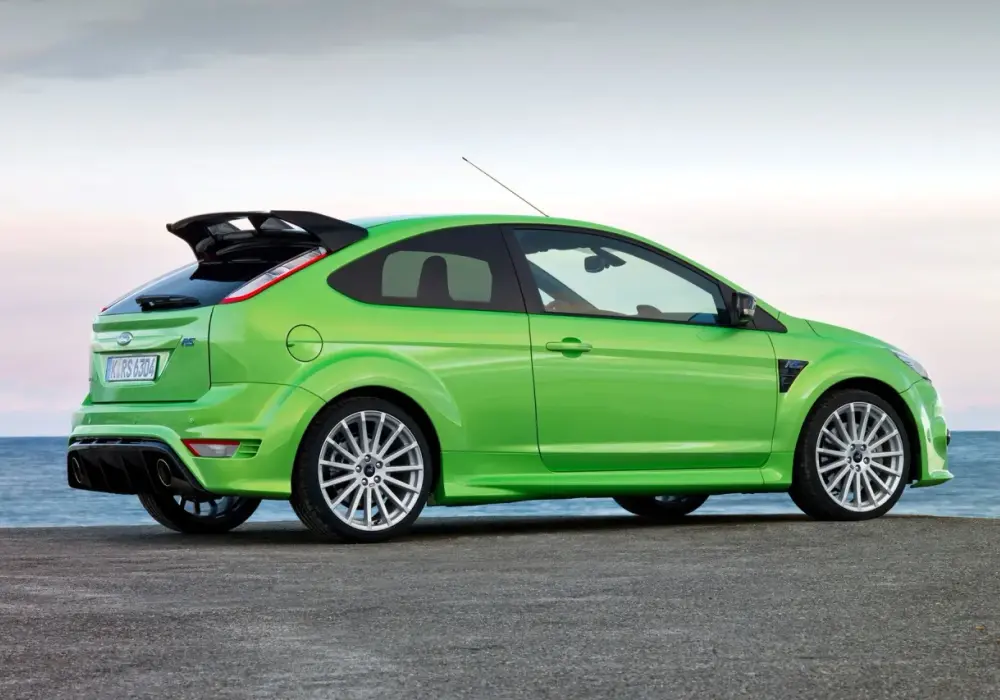 Ford Focus RS Mk2 - Legenda hot hatcha. Czy warto kupić?