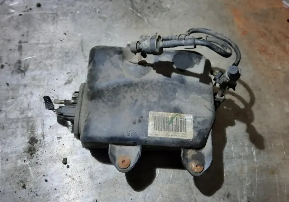 Zbiornik płynu DPF w Volvo V50 – gdzie go szukać i jak dbać?