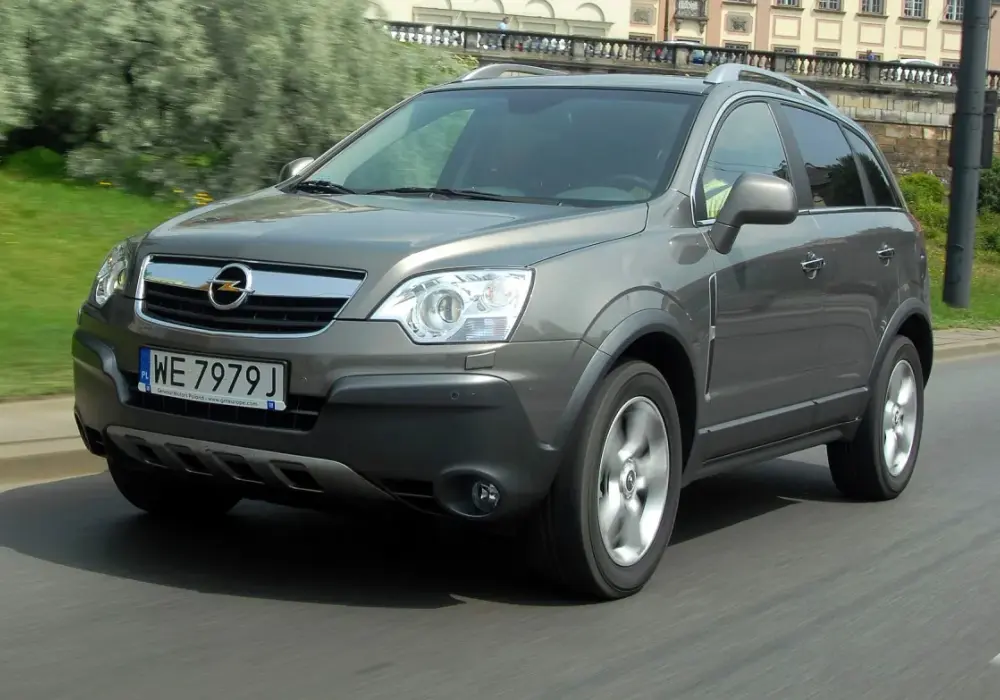 Opel Antara - Czy warto kupić? Opinie, wady, zalety i silniki
