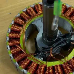 Jak zrobić elektrownię wiatrową z alternatora - proste kroki i porady
