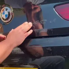 Jak skutecznie przykleić emblemat do karoserii - sprawdzone metody
