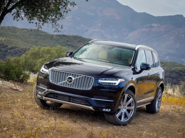 Volvo XC90 - Czy wciąż warto? Opinie, silniki, koszty, wady
