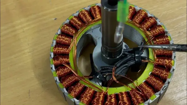 Jak zrobić elektrownię wiatrową z alternatora - proste kroki i porady