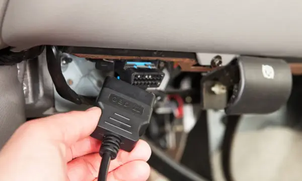 U0100 Opel: Nie wymieniaj ECU! Diagnoza i naprawa błędu