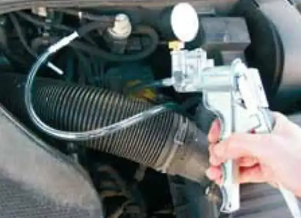 P1335 Ford - błąd EGR, objawy i skuteczna diagnostyka