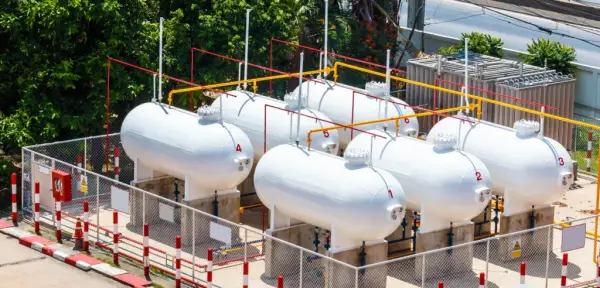 Jak powstaje gaz LPG? Odkryj procesy i źródła produkcji
